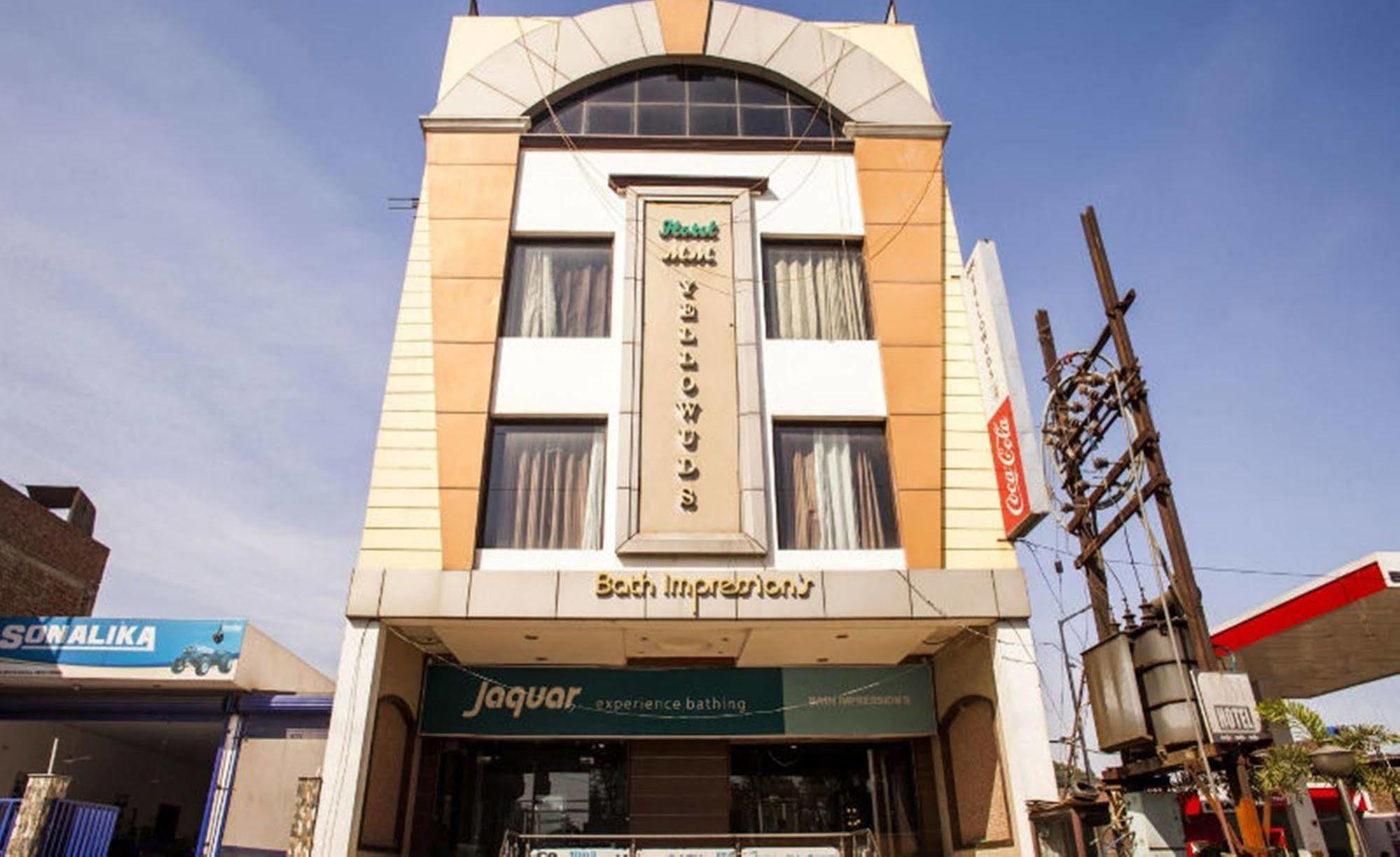 Hotel Mm Yellowuds アムリトサル エクステリア 写真